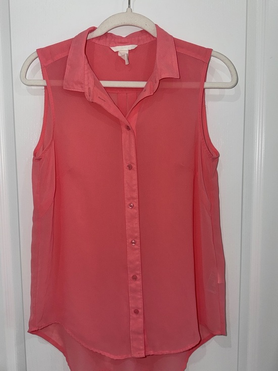 H&M Tops - H&M Sleeveless Coral pink  Button-Front Blouse - Women size 6